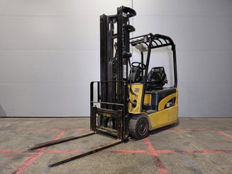 Empilhador de contrapeso 3 rodas Caterpillar EP16NT