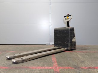 Porta-paletes eléctrico com condutor a pé Crown WP3020-2.0 - 1