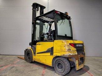 Empilhador de contrapeso 4 rodas Hyundai 45B9