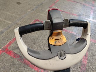 Stacker com condutor a pé Crown WF3000 10 - 6