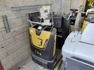 Trator de reboque Caterpillar NTR30N