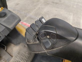 Empilhador de contrapeso 4 rodas Caterpillar GP30NTD