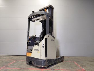 Empilhador retráctil Crown ESR 5260