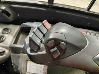 Empilhador de contrapeso 4 rodas Caterpillar EP30CN