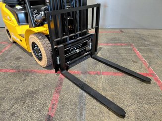 Empilhador de contrapeso 4 rodas Hangcha XE25Hi ( CPD25-XEY2H2-SI )