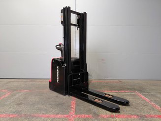 Stacker com condutor a pé Hangcha CDD16-AC2