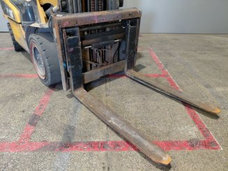 Empilhador de contrapeso 4 rodas Caterpillar GP30NTD