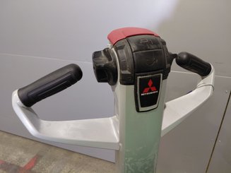 Porta-paletes eléctrico com condutor a pé Mitsubishi PBP16N2 - ACCOMPAGNANT