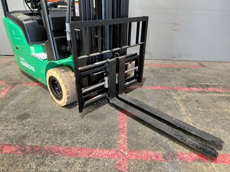 Empilhador de contrapeso 3 rodas Hangcha XC3-20i (CPDS20-XCY2G-SI)