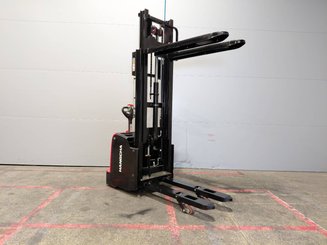 Stacker com condutor a pé Hangcha CDD16-AC1-L