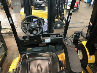 Carreta elevadora elétrica Yale ERP16VF LWB