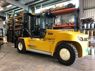 Empilhador de contrapeso 4 rodas