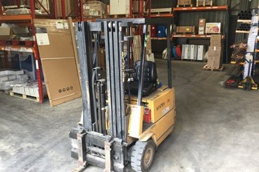 Empilhador de contrapeso 3 rodas