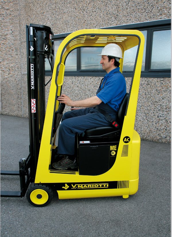 Empilhador de contrapeso 3 rodas Mariotti ME 6 - 1