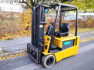 Empilhador de contrapeso 3 rodas