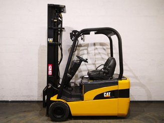 Empilhador de contrapeso 3 rodas Caterpillar EP20NT - 2