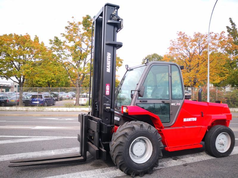 Carreta elevadora todo terreno Manitou MC70 T POWERSHIFT - 1