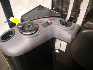 Stacker com condutor transportado Caterpillar NSR16N - 8