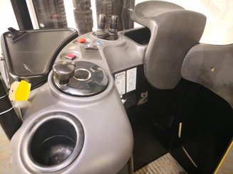 Stacker com condutor transportado Caterpillar NSR16N - 7