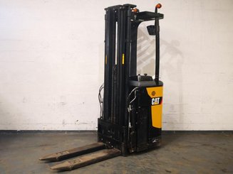 Stacker com condutor transportado Caterpillar NSR16N - 5