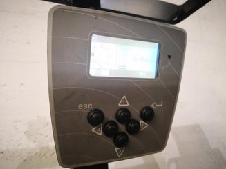 Stacker com condutor transportado Caterpillar NSR16N - 9