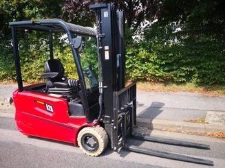 Empilhador de contrapeso 3 rodas Hangcha A3W20 - 1