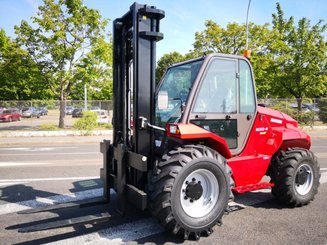 Carreta elevadora todo terreno Manitou M50-4