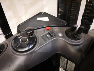 Stacker com condutor transportado Caterpillar NSR16N - 8