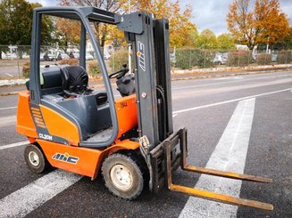 Empilhador de contrapeso 4 rodas