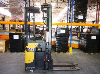 Stacker com condutor transportado Caterpillar NSR20N - 1