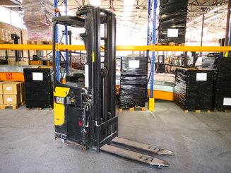 Stacker com condutor transportado Caterpillar NSR20N - 4