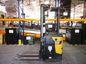 Stacker com condutor transportado Caterpillar NSR20N - 1