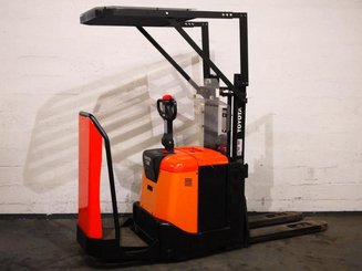 Stacker com condutor transportado