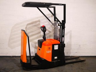 Stacker com condutor transportado