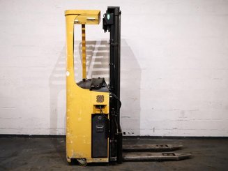 Stacker com condutor transportado Caterpillar NSR16K