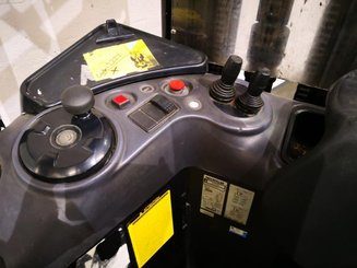 Stacker com condutor transportado Caterpillar NSR16N - 4