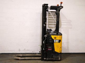 Stacker com condutor transportado Caterpillar NSR16N - 1
