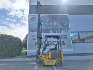 Empilhador de contrapeso 4 rodas Caterpillar EC25N