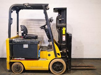 Empilhador de contrapeso 4 rodas Caterpillar EC25N - 3