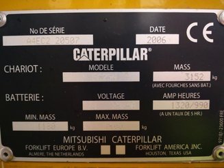 Empilhador de contrapeso 4 rodas Caterpillar EC25N - 10