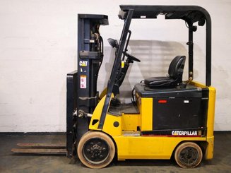 Empilhador de contrapeso 4 rodas Caterpillar EC25N - 2