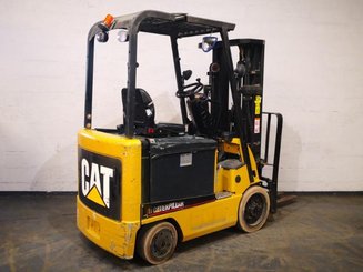 Empilhador de contrapeso 4 rodas Caterpillar EC25N - 5