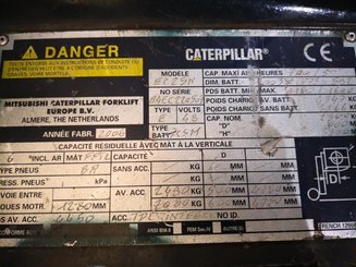 Empilhador de contrapeso 4 rodas Caterpillar EC25N - 11