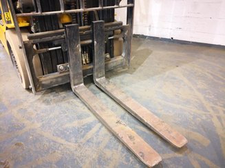 Empilhador de contrapeso 4 rodas Caterpillar EC25N - 6