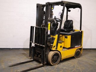 Empilhador de contrapeso 4 rodas Caterpillar EC25N