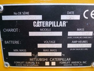 Empilhador de contrapeso 4 rodas Caterpillar EC25N - 8