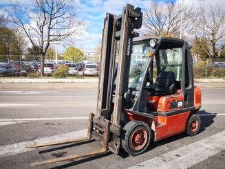 Empilhador de contrapeso 4 rodas