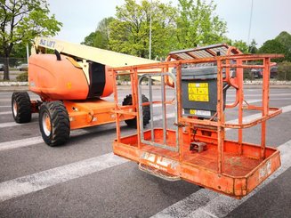 Plataforma de braço articulado JLG 600A - 2