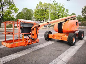 Plataforma de braço articulado JLG 600A - 1