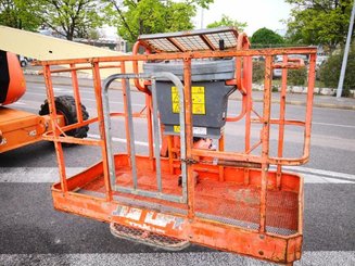 Plataforma de braço articulado JLG 600A - 7
